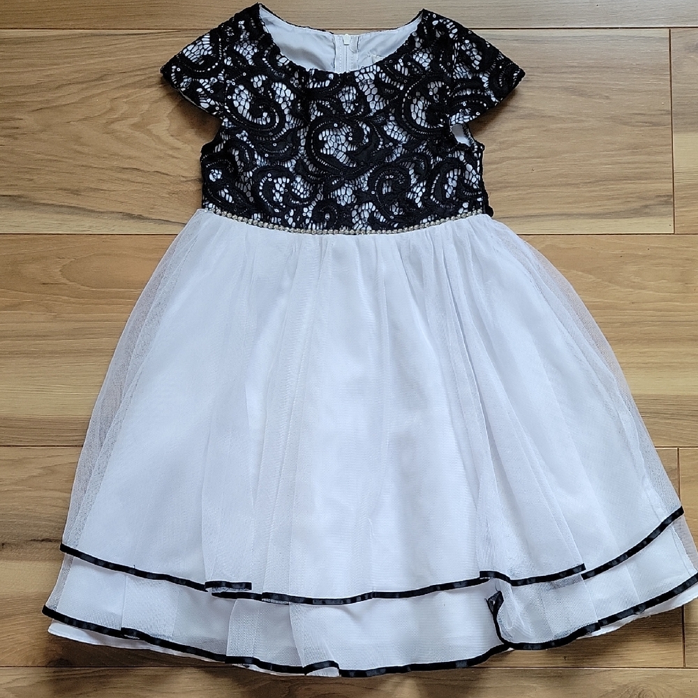 *3/$15* Rare Editions Size 4T Black & White Lace Formal Dress